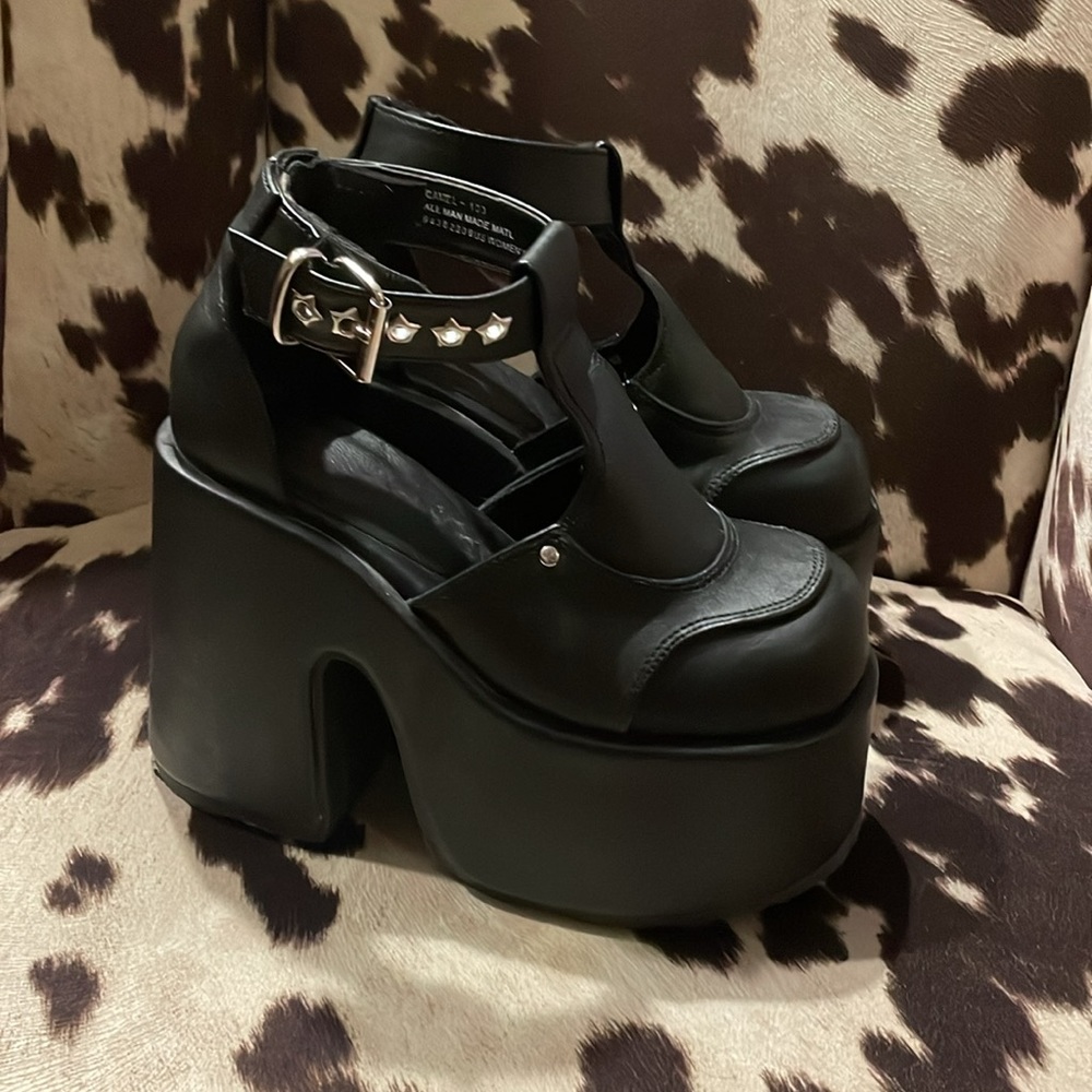 Demonia Mery Janes